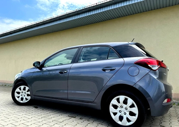 Hyundai i20 cena 35900 przebieg: 98000, rok produkcji 2018 z Biała małe 407